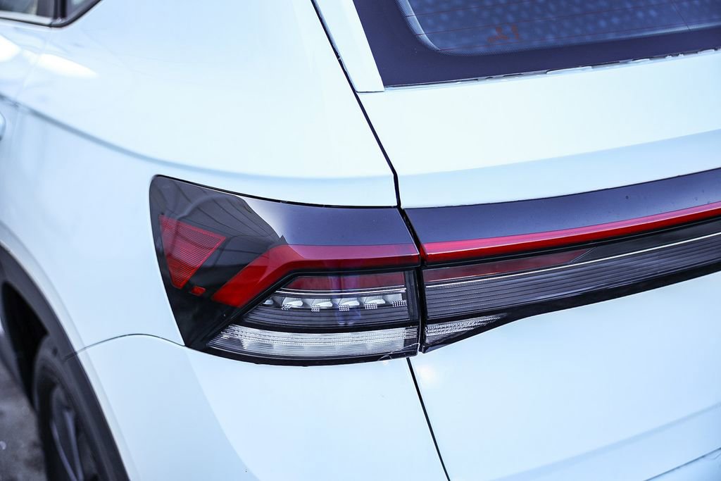 New 2026 Volkswagen Taos S image 9