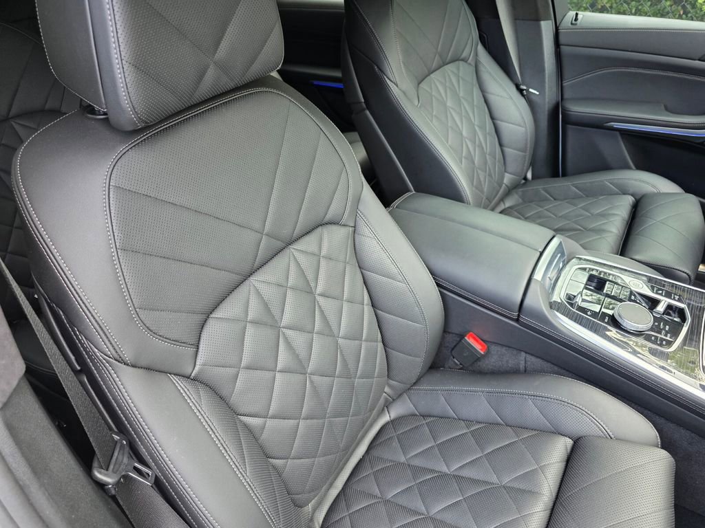 Certified 2024 BMW X7 xDrive40i w/ M Sport Package AWD/4WD image 30