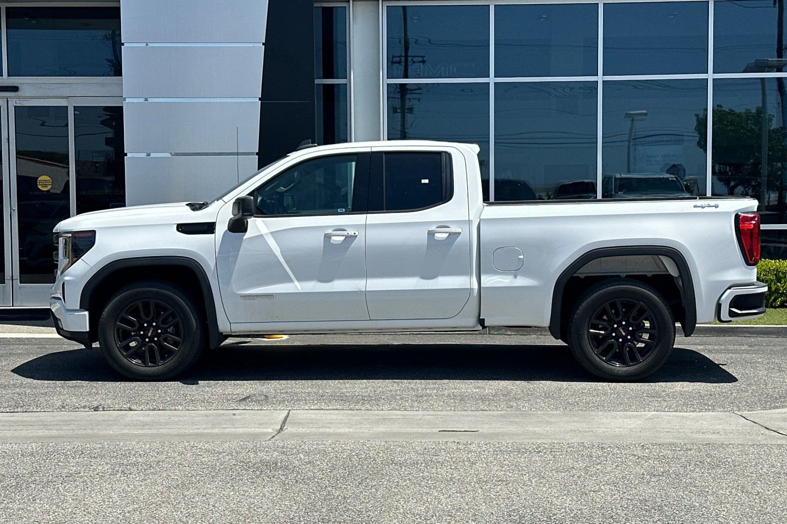 Used 2023 GMC Sierra 1500 Elevation AWD/4WD image 7