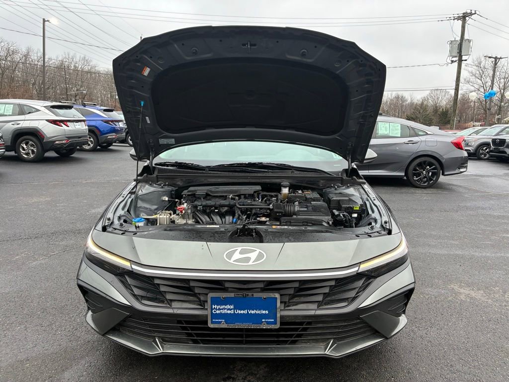 Used 2024 Hyundai Elantra SE image 9