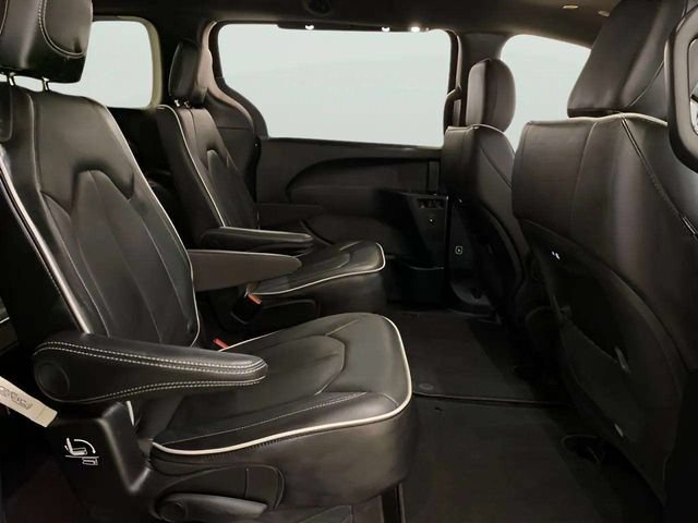 Used 2026 Chrysler Pacifica Limited FWD image 76