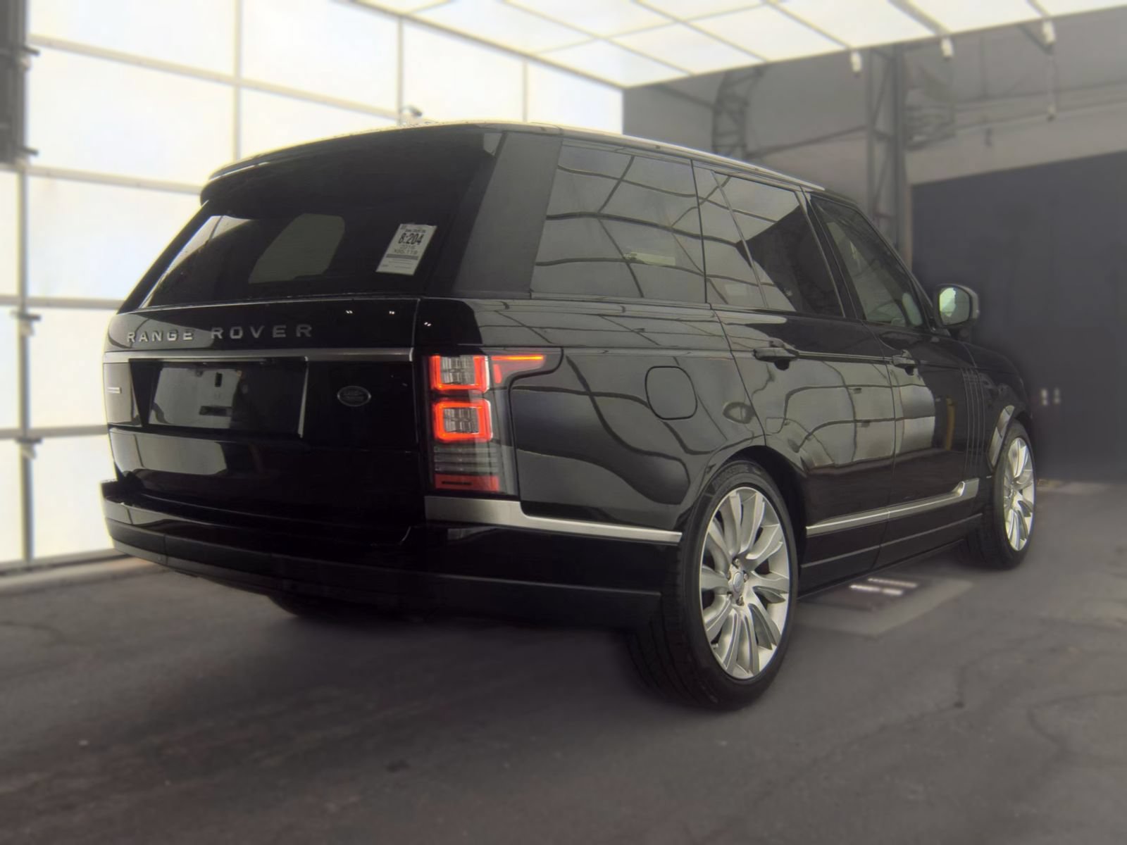 Used 2016 Land Rover Range Rover Supercharged AWD/4WD image 3