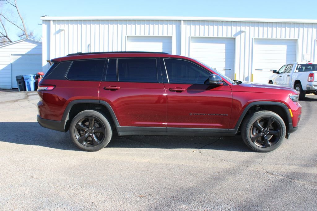 Used 2023 Jeep Grand Cherokee L Laredo image 11