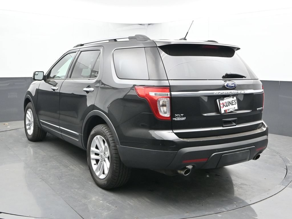 Used 2015 Ford Explorer XLT w/ Equipment Group 201B FWD image 10