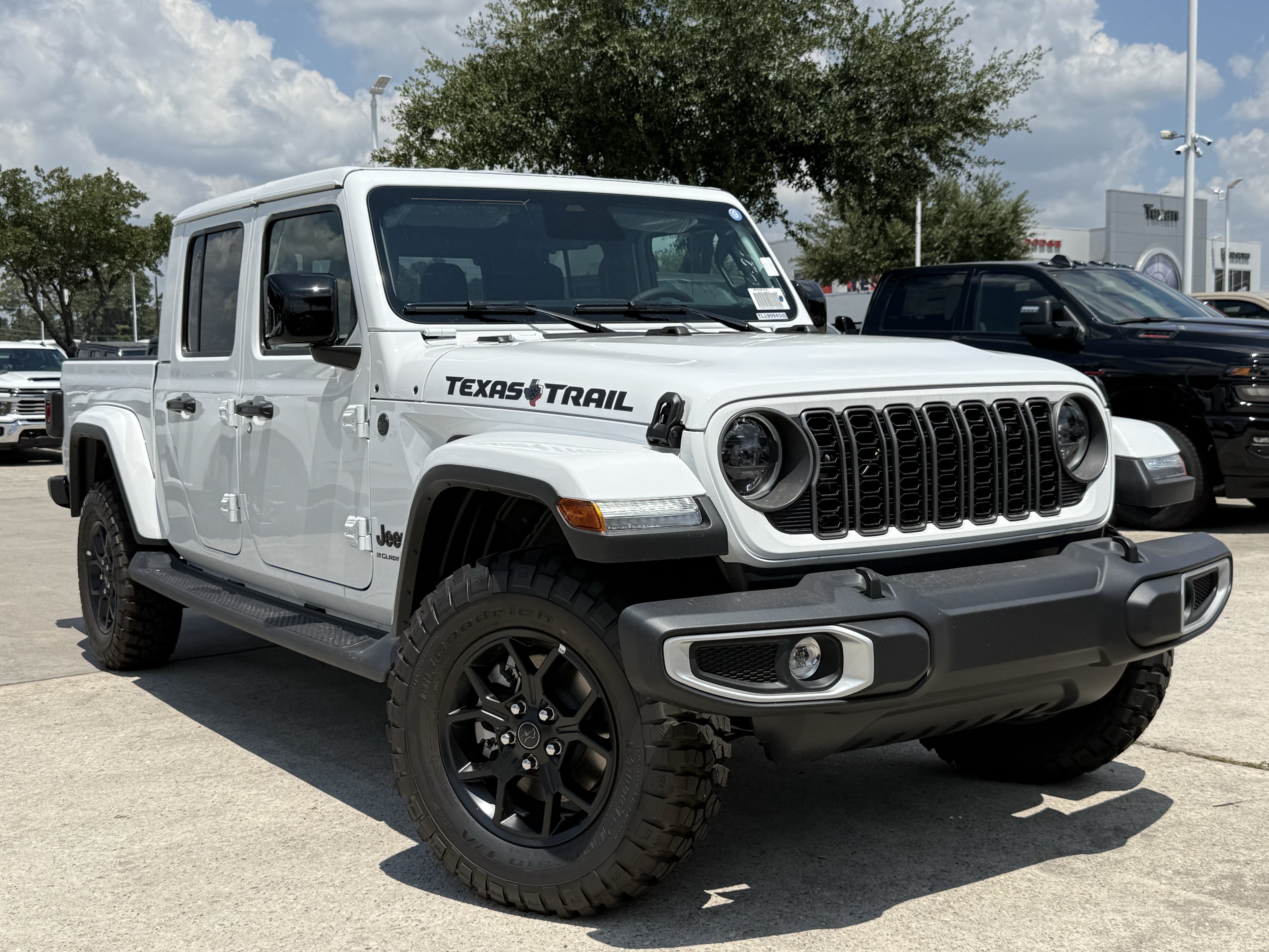 New 2026 Jeep Gladiator Mojave AWD/4WD image 2