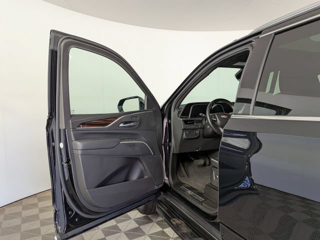 Certified 2024 Cadillac Escalade ESV Premium Luxury w/ LPO, Floor Liner Package AWD/4WD image 15
