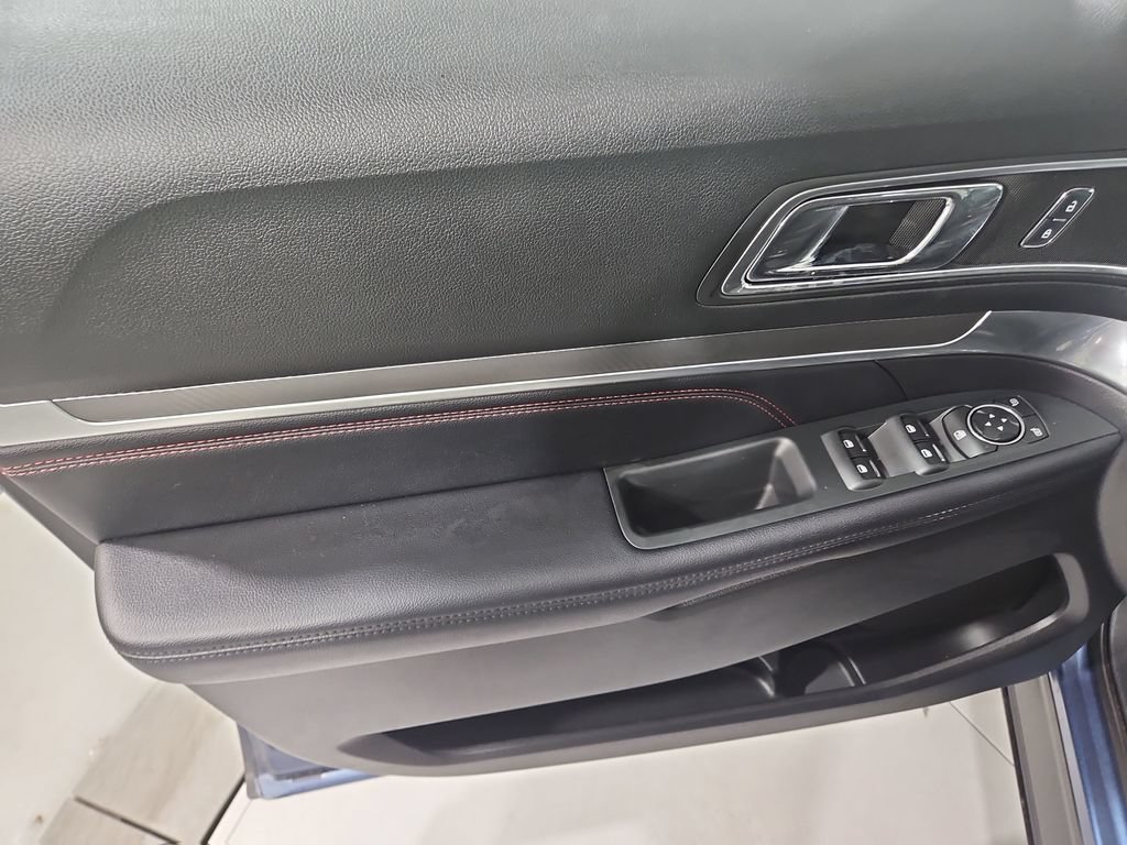 Used 2018 Ford Explorer Sport AWD/4WD image 11