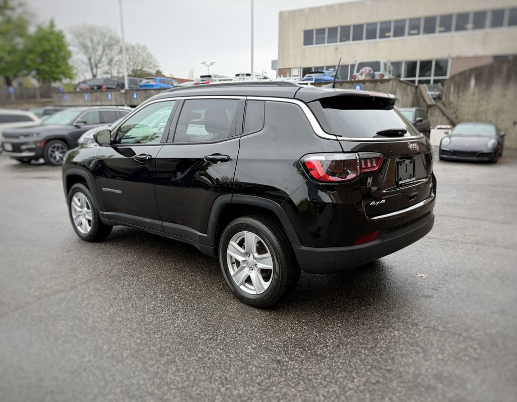 Used 2022 Jeep Compass Latitude AWD/4WD image 12