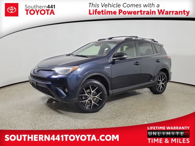Used 2018 Toyota RAV4 SE image 1