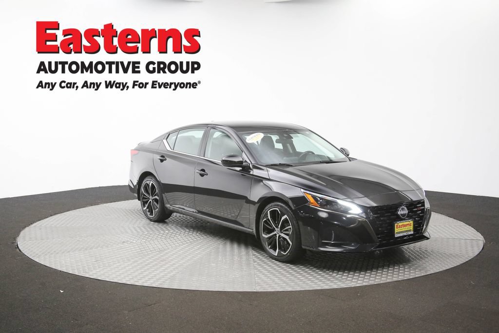 Used 2025 Nissan Altima 2.5 SR FWD image 45