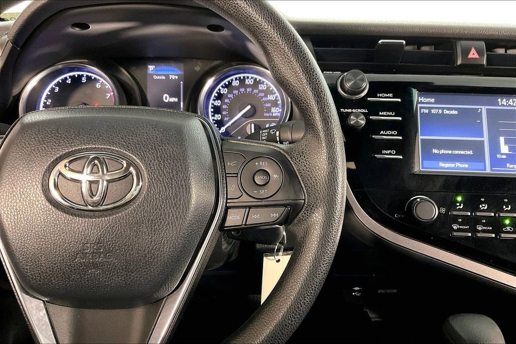 Used 2018 Toyota Camry LE FWD image 19