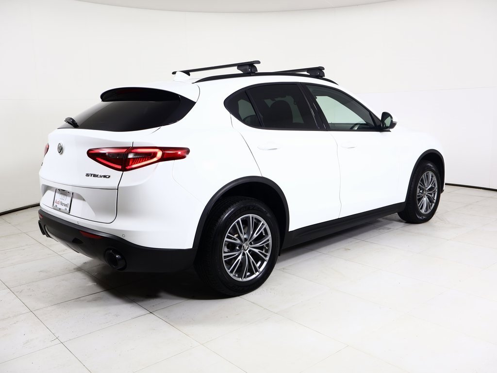Used 2022 Alfa Romeo Stelvio Sprint image 16
