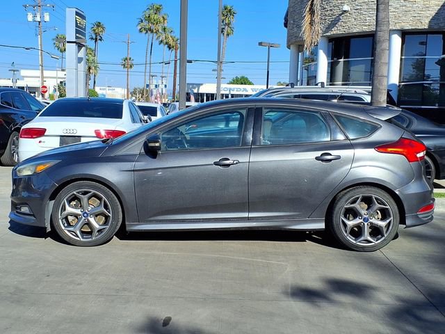 Used 2016 Ford Focus ST image 2