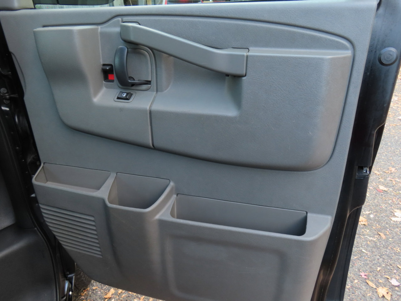 Used 2017 Chevrolet Express 2500 LS image 16