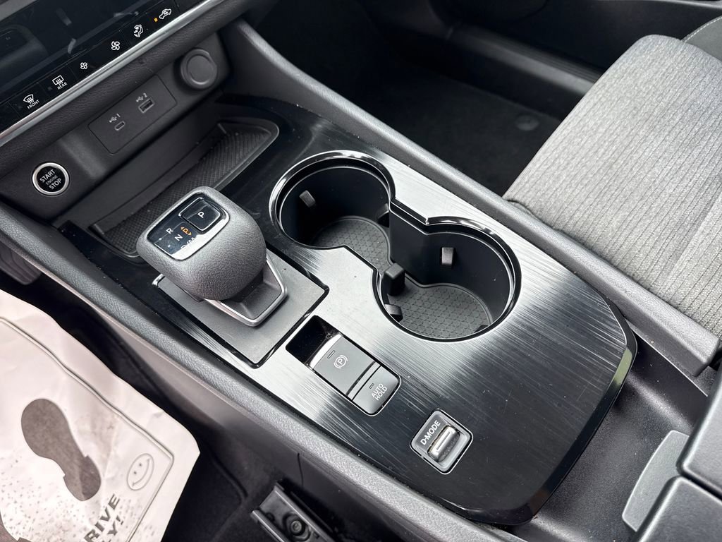 Used 2023 Nissan Rogue SV image 25