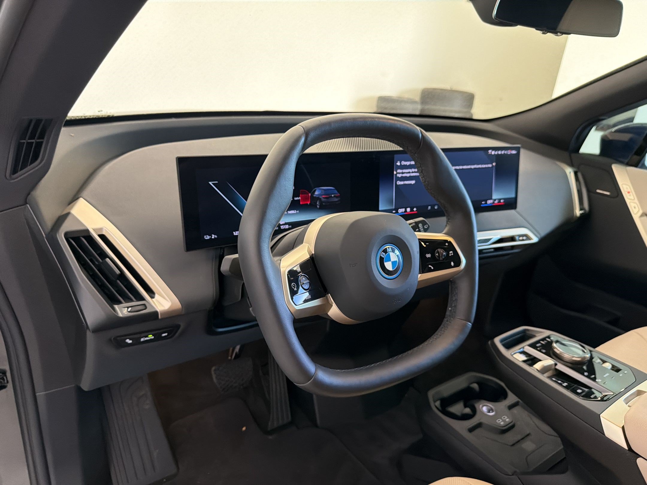 Certified 2024 BMW iX xDrive50 w/ Sport Package AWD/4WD image 4