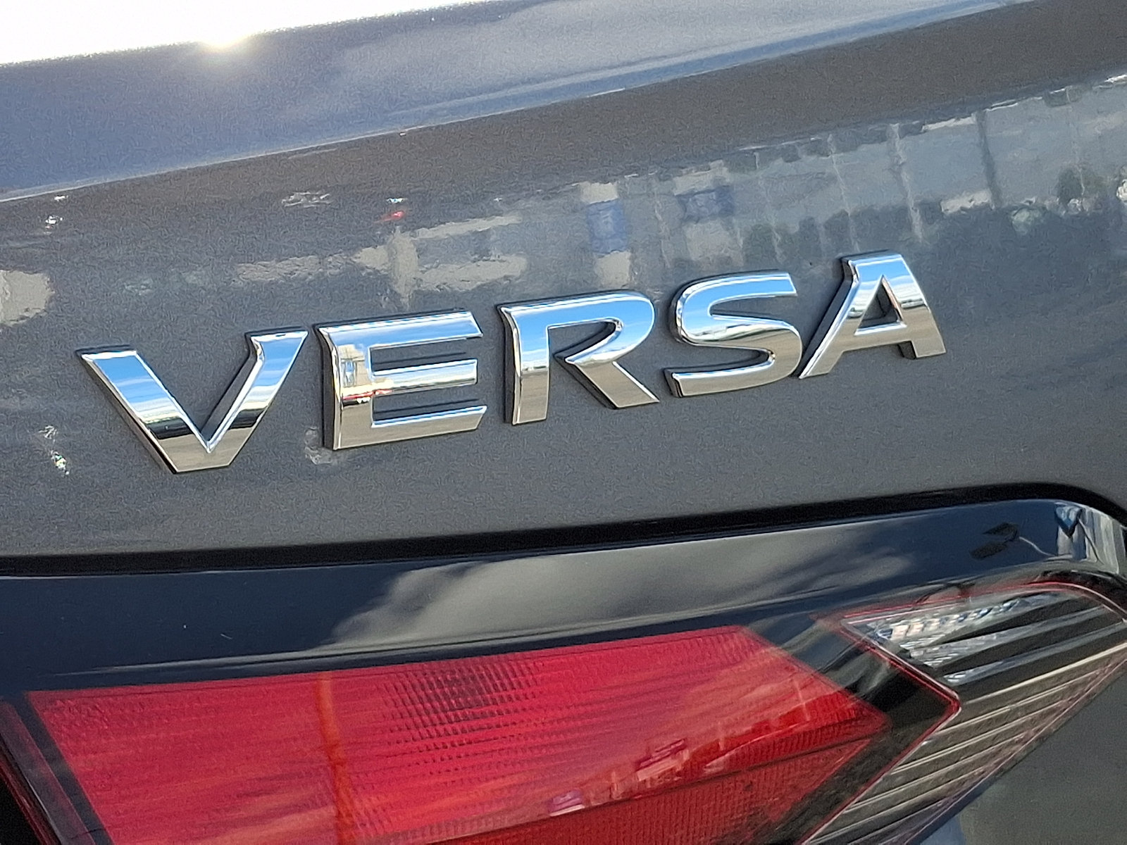 Used 2021 Nissan Versa SV FWD image 30