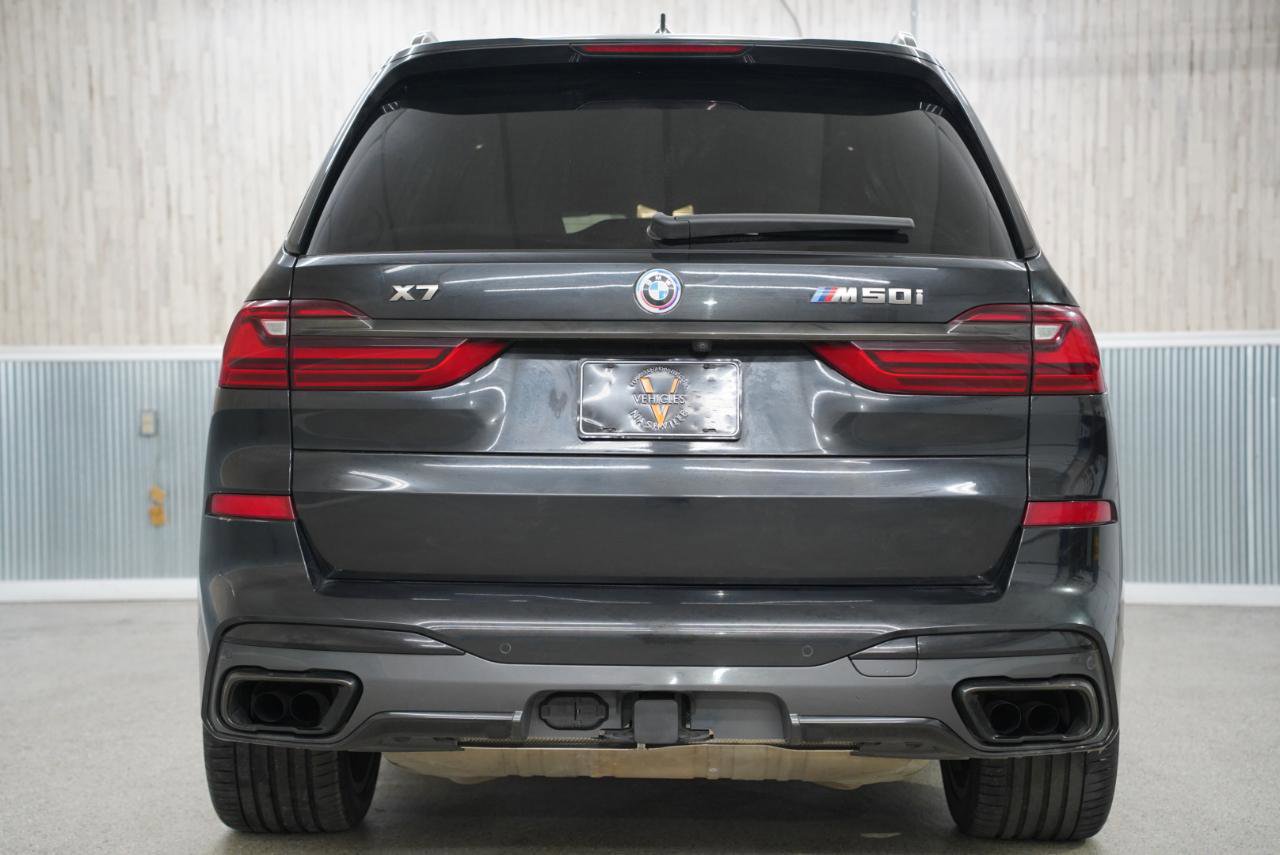 Used 2022 BMW X7 M50i w/ Dynamic Handling Package image 9
