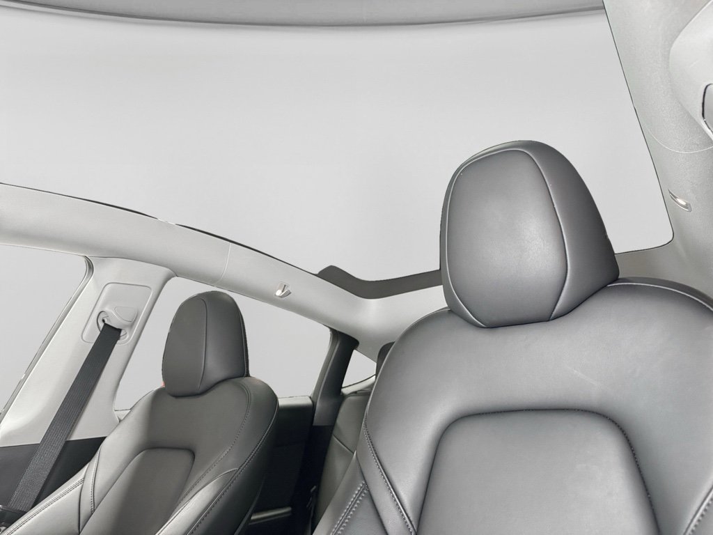 Used 2025 Tesla Model Y Long Range image 22