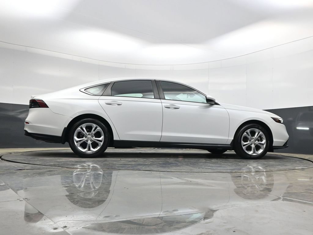 Used 2023 Honda Accord LX image 32