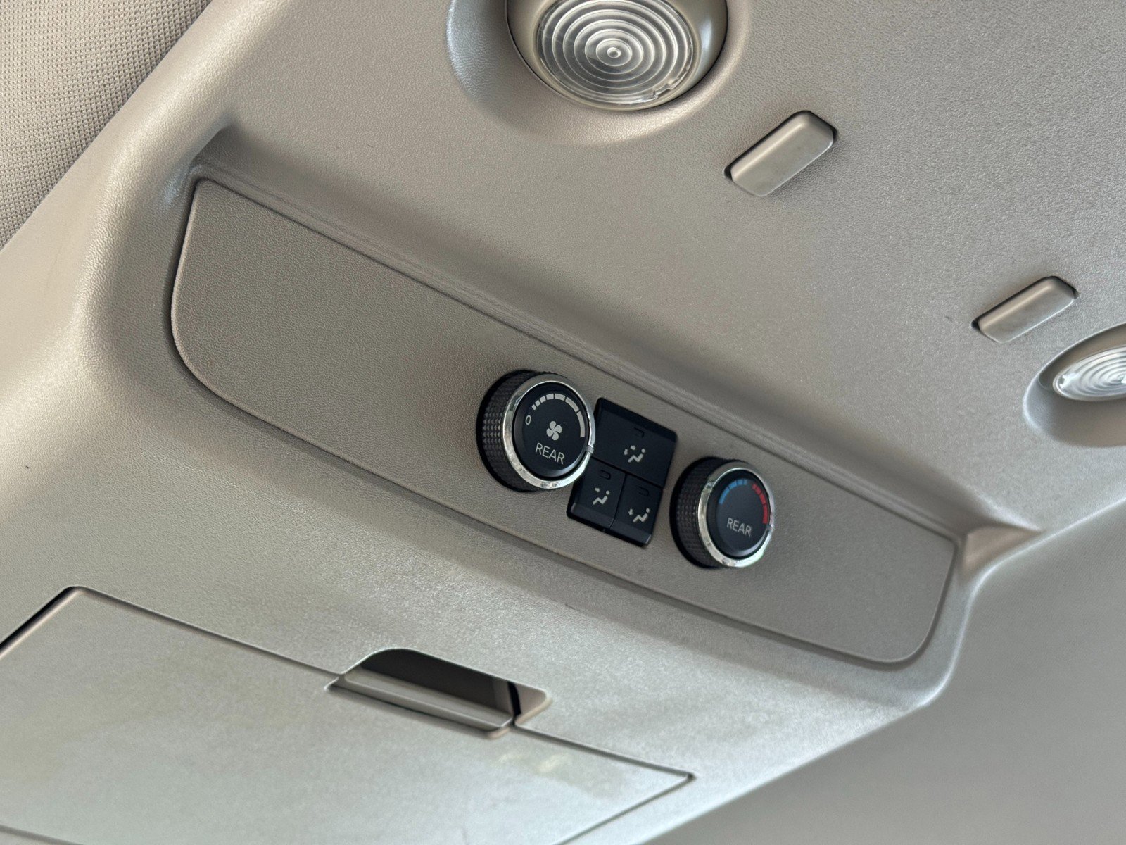 Used 2013 Nissan Armada SV image 27