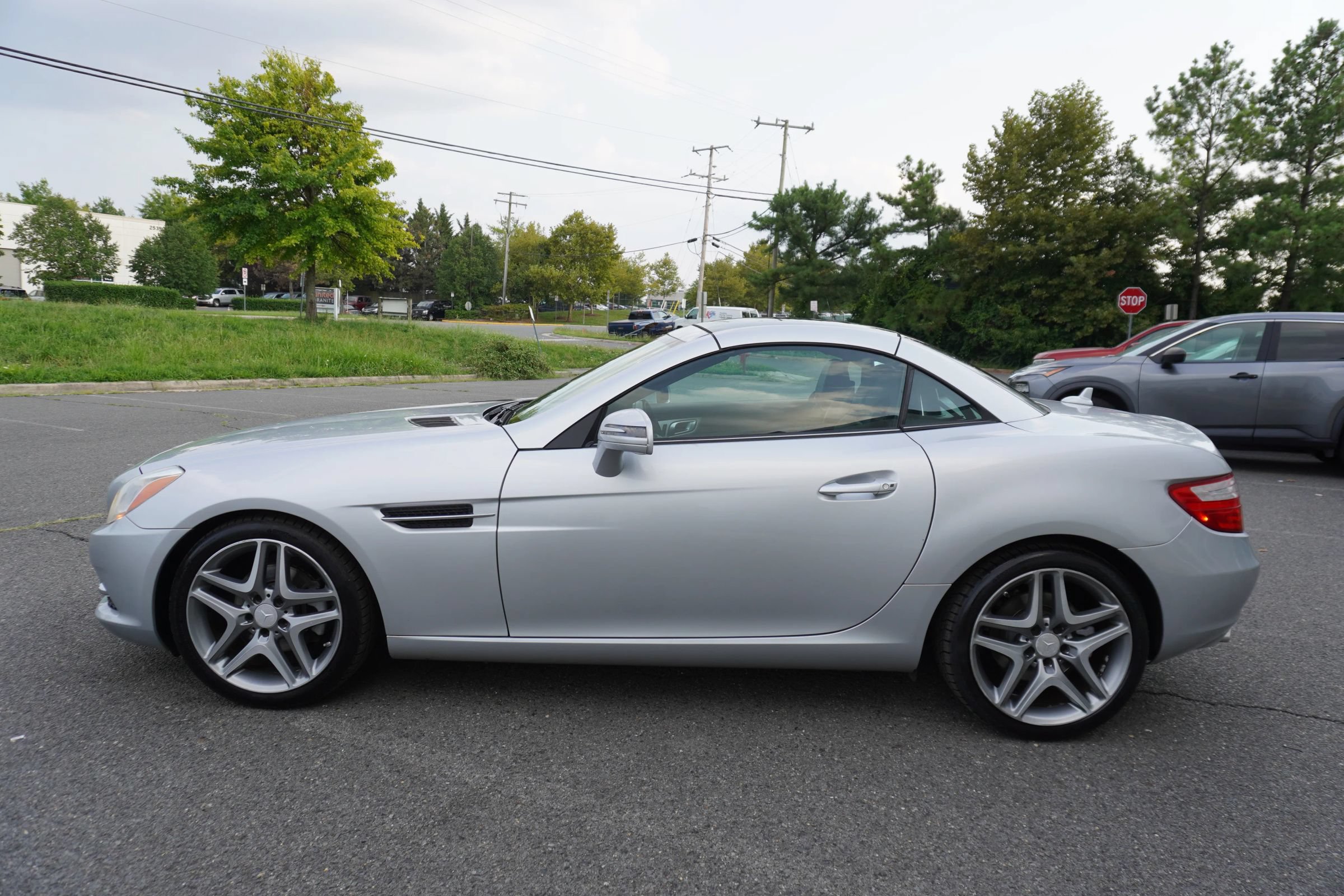Used 2013 Mercedes-Benz SLK 250 image 4