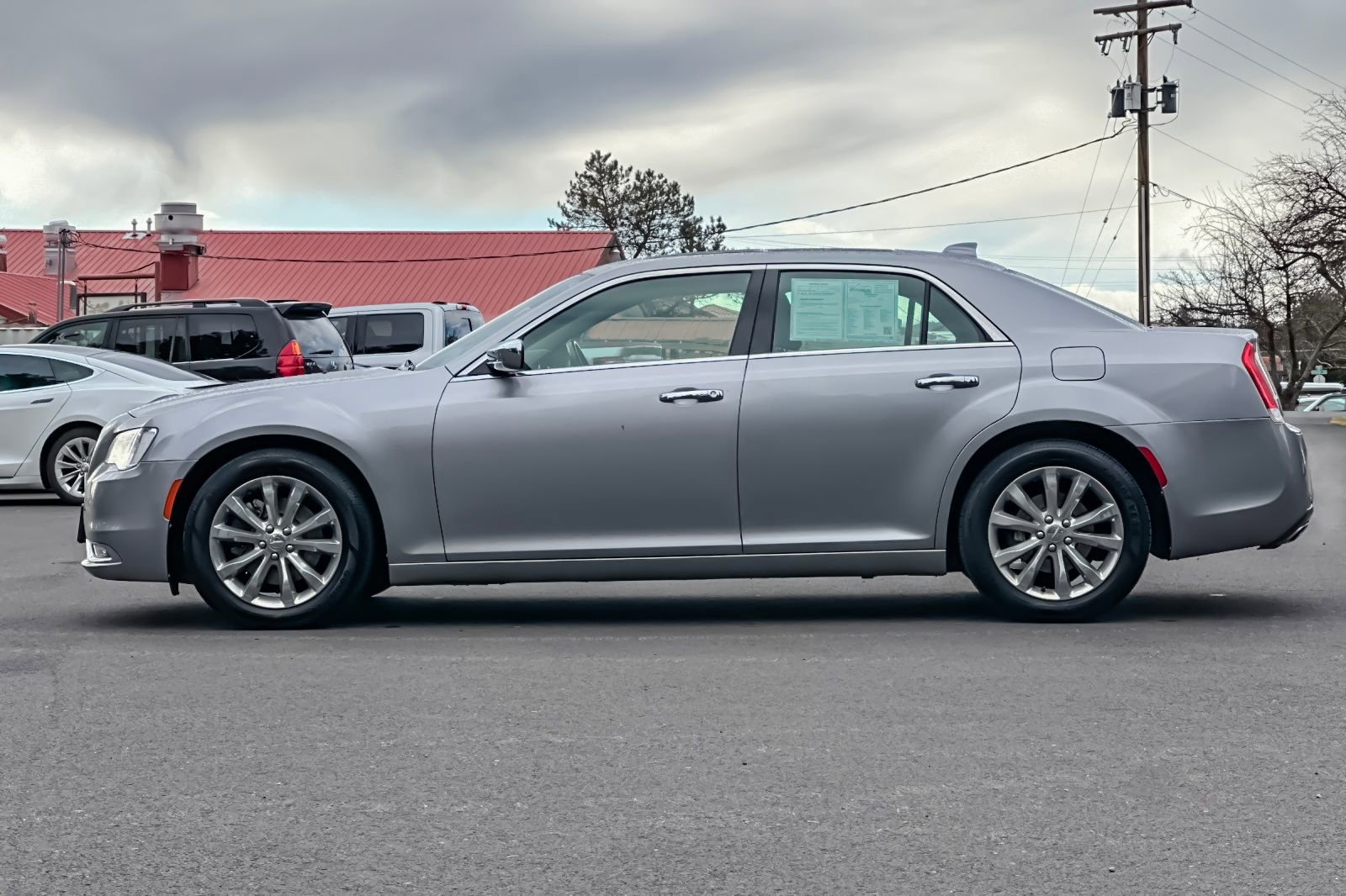 Used 2018 Chrysler 300 Limited image 8