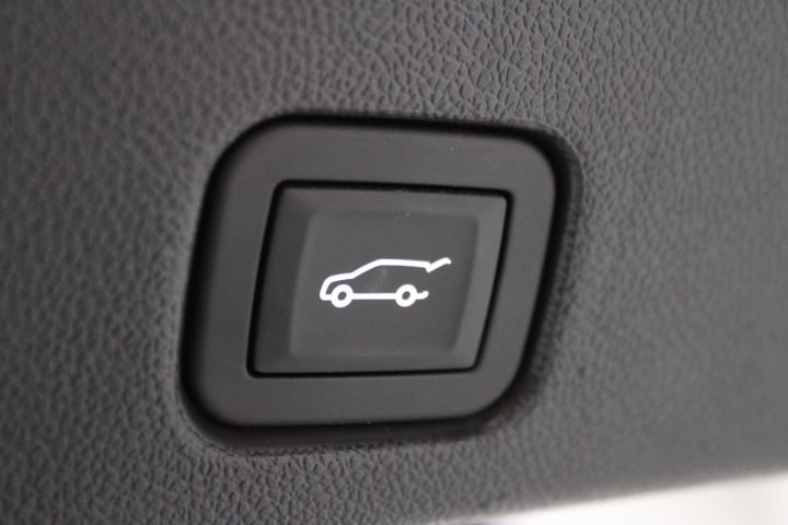 Used 2024 Chevrolet Traverse RS image 18