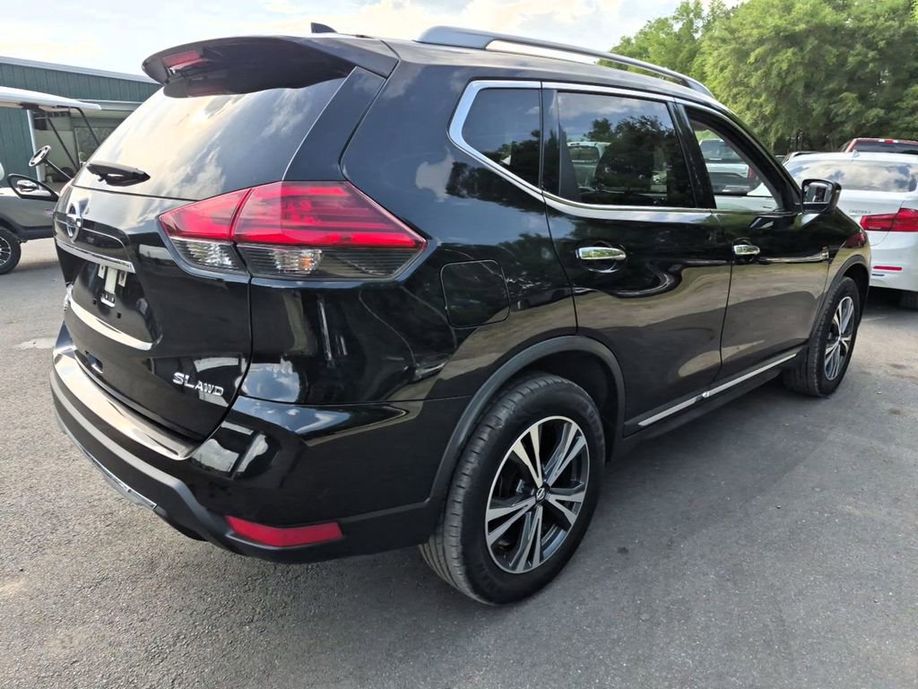 Used 2017 Nissan Rogue SL w/ SL Premium Package image 2