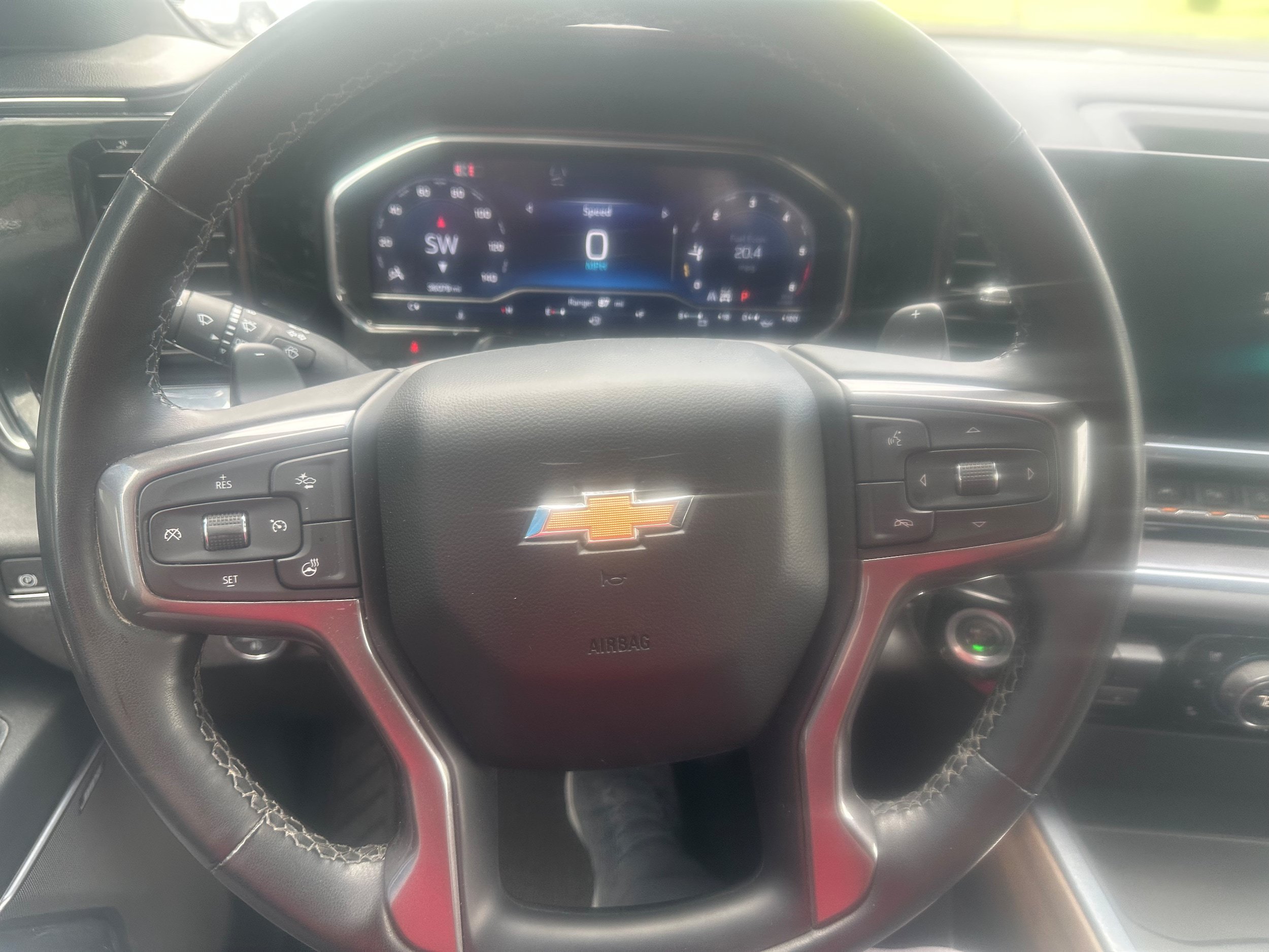 Used 2024 Chevrolet Silverado 1500 High Country w/ Technology Package AWD/4WD image 17
