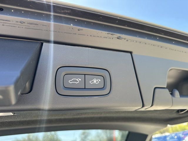 New 2025 Volvo V90 B6 Cross Country Plus w/ Protection Package Premier image 7