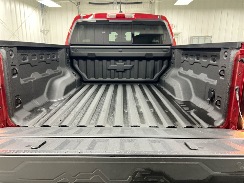 Used 2025 Chevrolet Colorado ZR2 w/ Technology Package image 25