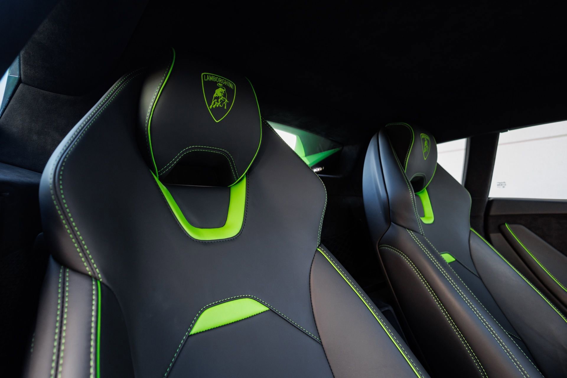 Used 2023 Lamborghini Huracan Tecnica image 34