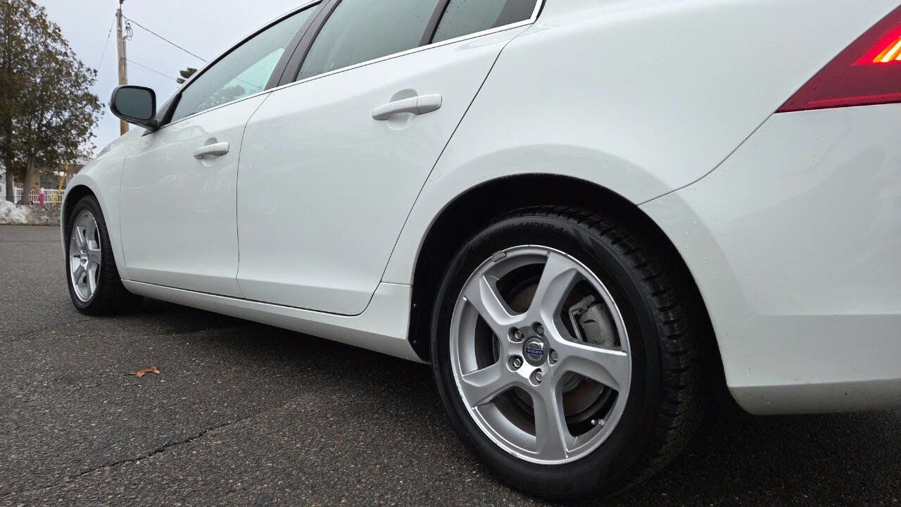 Used 2012 Volvo S60 T5 image 8