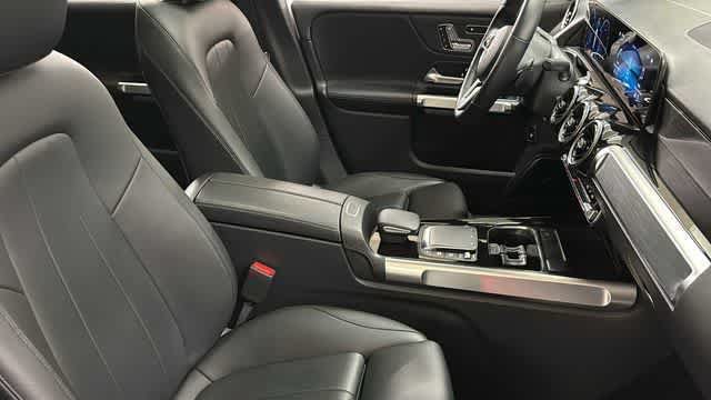 Used 2022 Mercedes-Benz GLB 250 4MATIC image 34