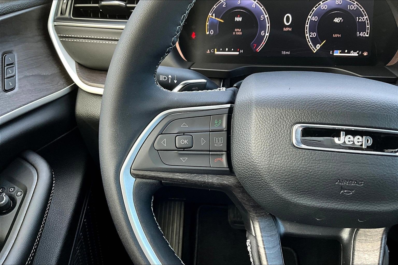 New 2025 Jeep Grand Cherokee L Limited w/ Luxury Tech Group II image 18