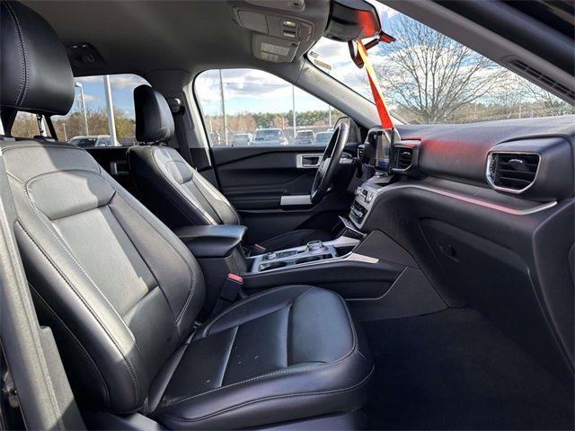 Used 2023 Ford Explorer XLT w/ Equipment Group 202A image 10