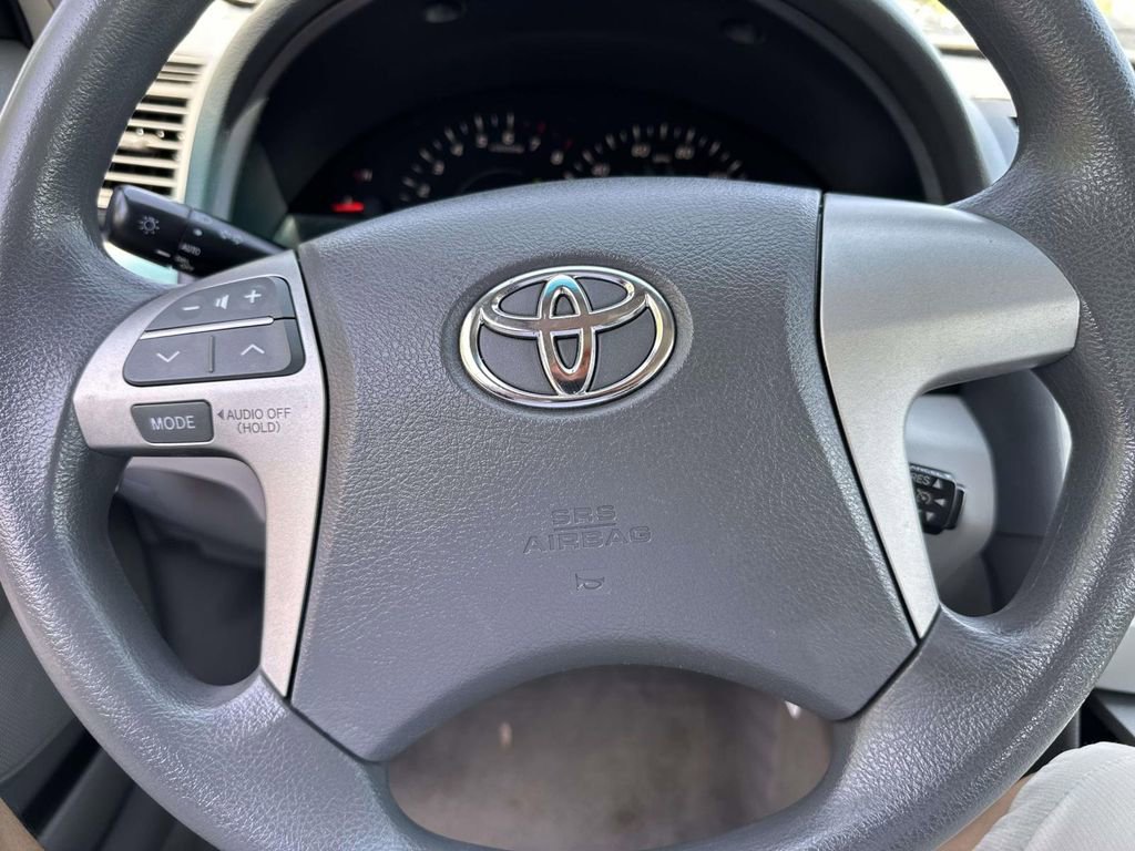 Used 2009 Toyota Camry FWD image 18