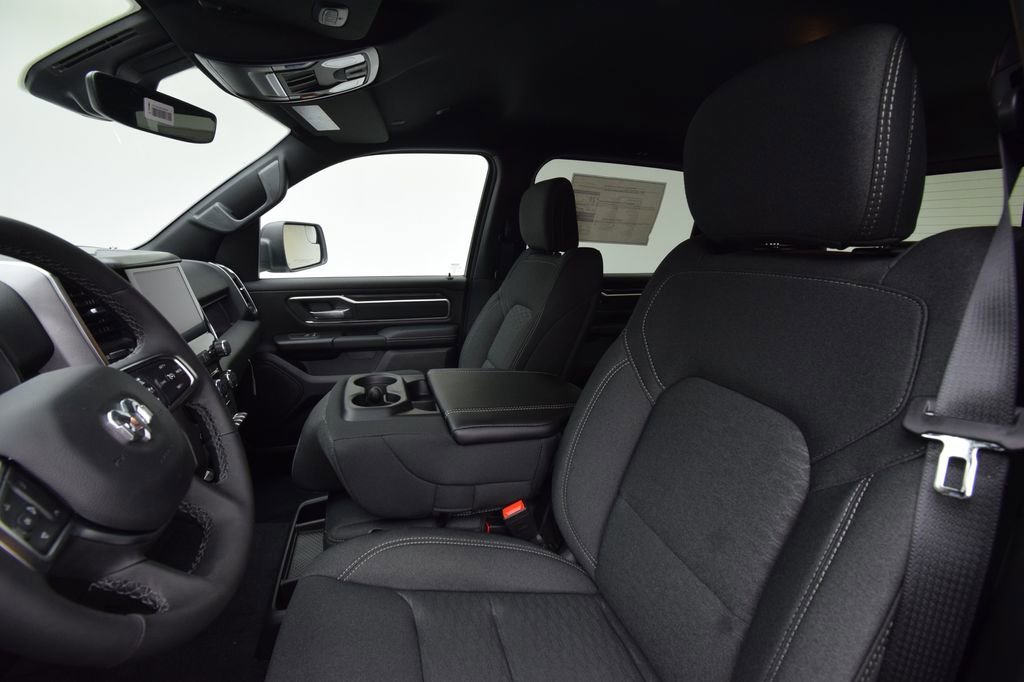New 2026 RAM 1500 4x4 Crew Cab image 33