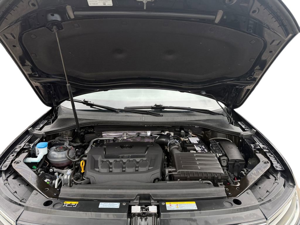 Used 2024 Volkswagen Tiguan Wolfsburg Edition image 27
