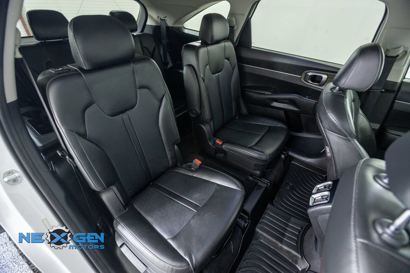 Used 2021 Kia Sorento EX w/ EX AWD X-Line Package image 40