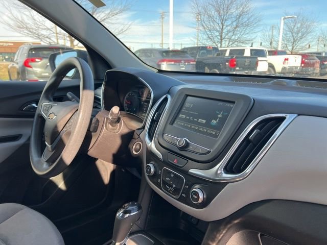 Used 2018 Chevrolet Equinox LS image 32