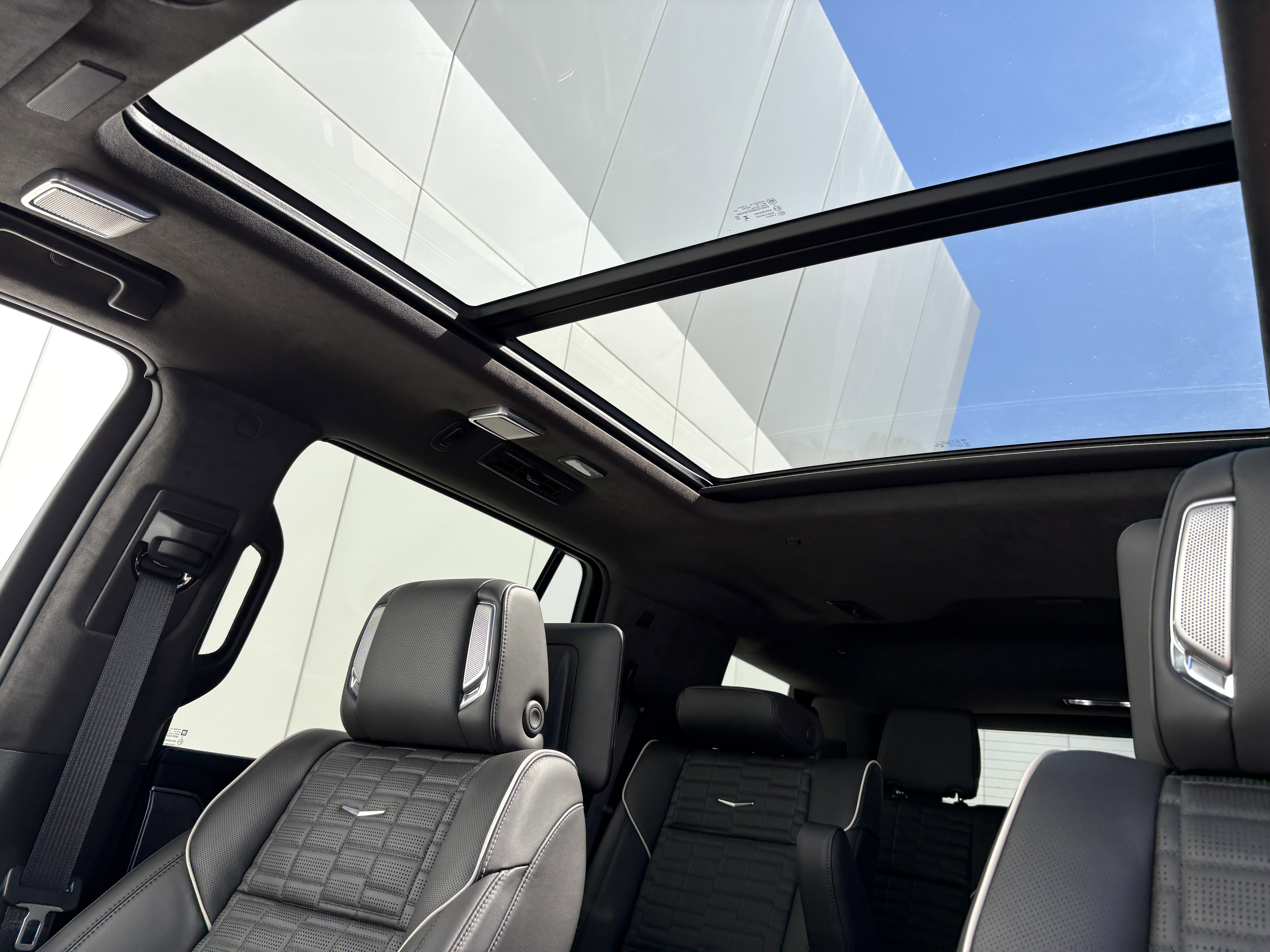 Certified 2025 Cadillac Escalade Premium Luxury Platinum image 18