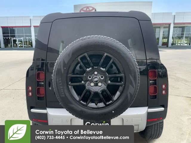 Used 2025 Land Rover Defender 110 S image 4