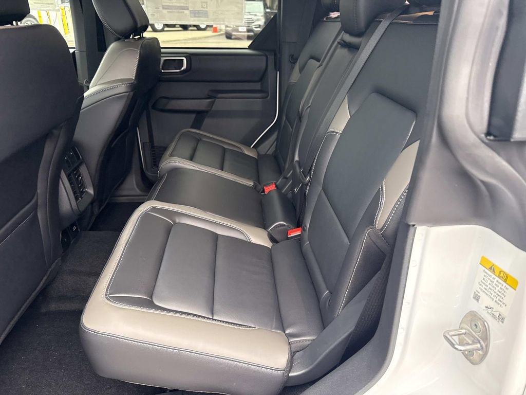 New 2025 Ford Bronco Outer Banks w/ Sasquatch Package AWD/4WD image 39
