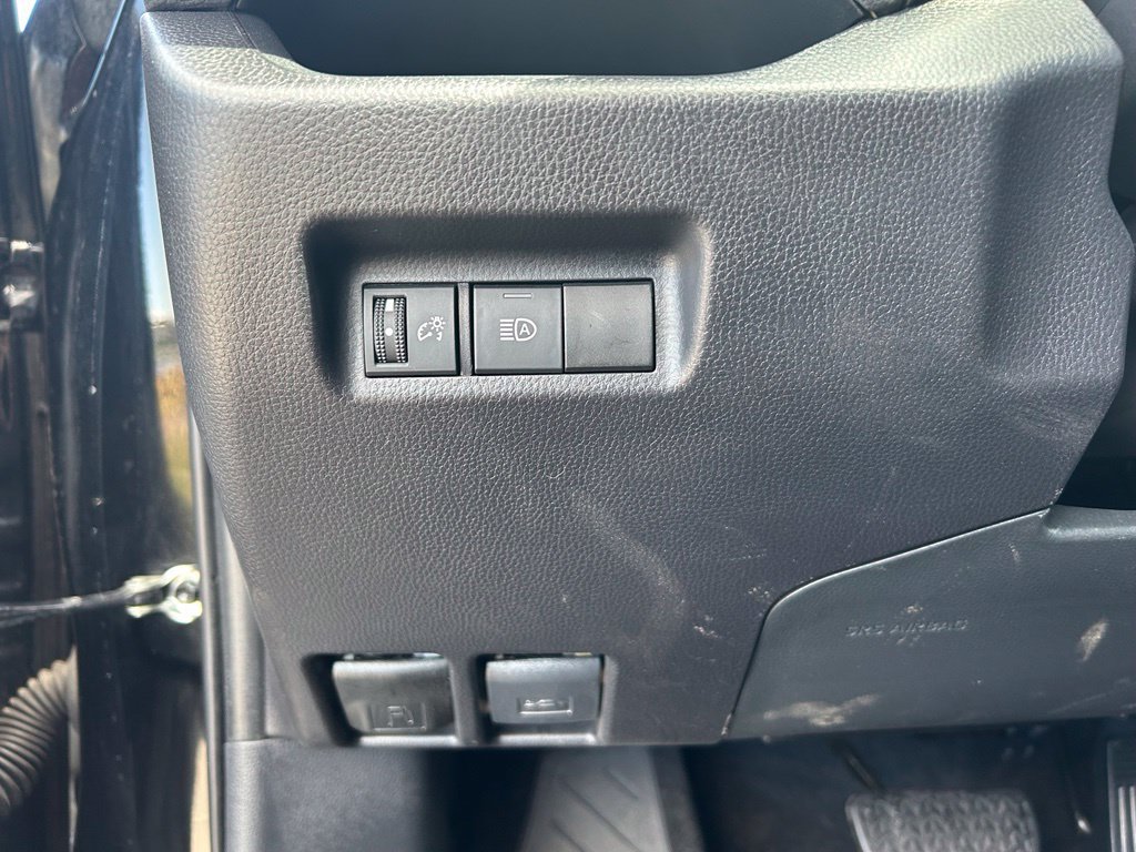 Used 2025 Toyota RAV4 XLE AWD/4WD image 14