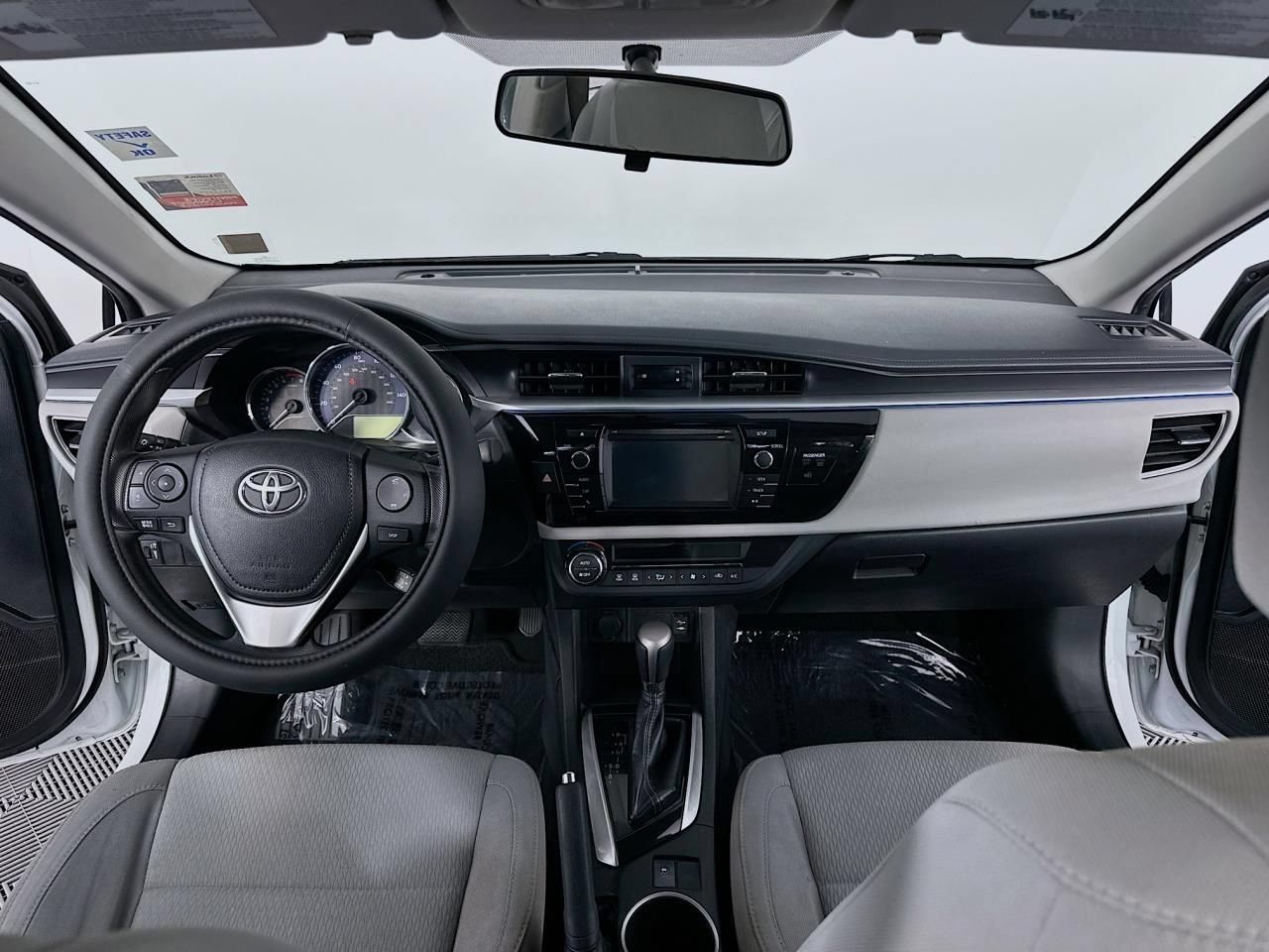 Used 2016 Toyota Corolla LE FWD image 30
