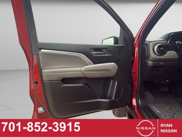 Used 2024 Chevrolet Colorado ZR2 w/ Technology Package AWD/4WD image 19