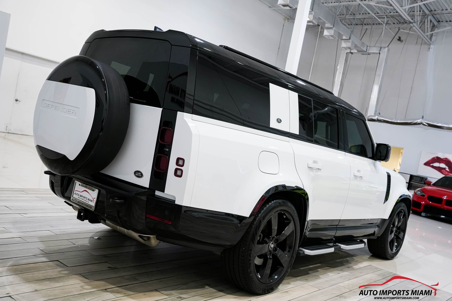 Used 2023 Land Rover Defender 130 X-Dynamic SE image 24