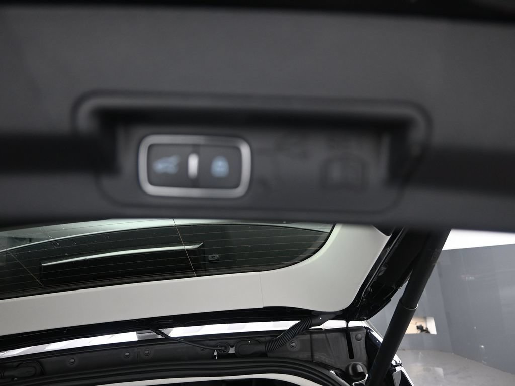 Used 2025 Ford Explorer Active RWD image 23